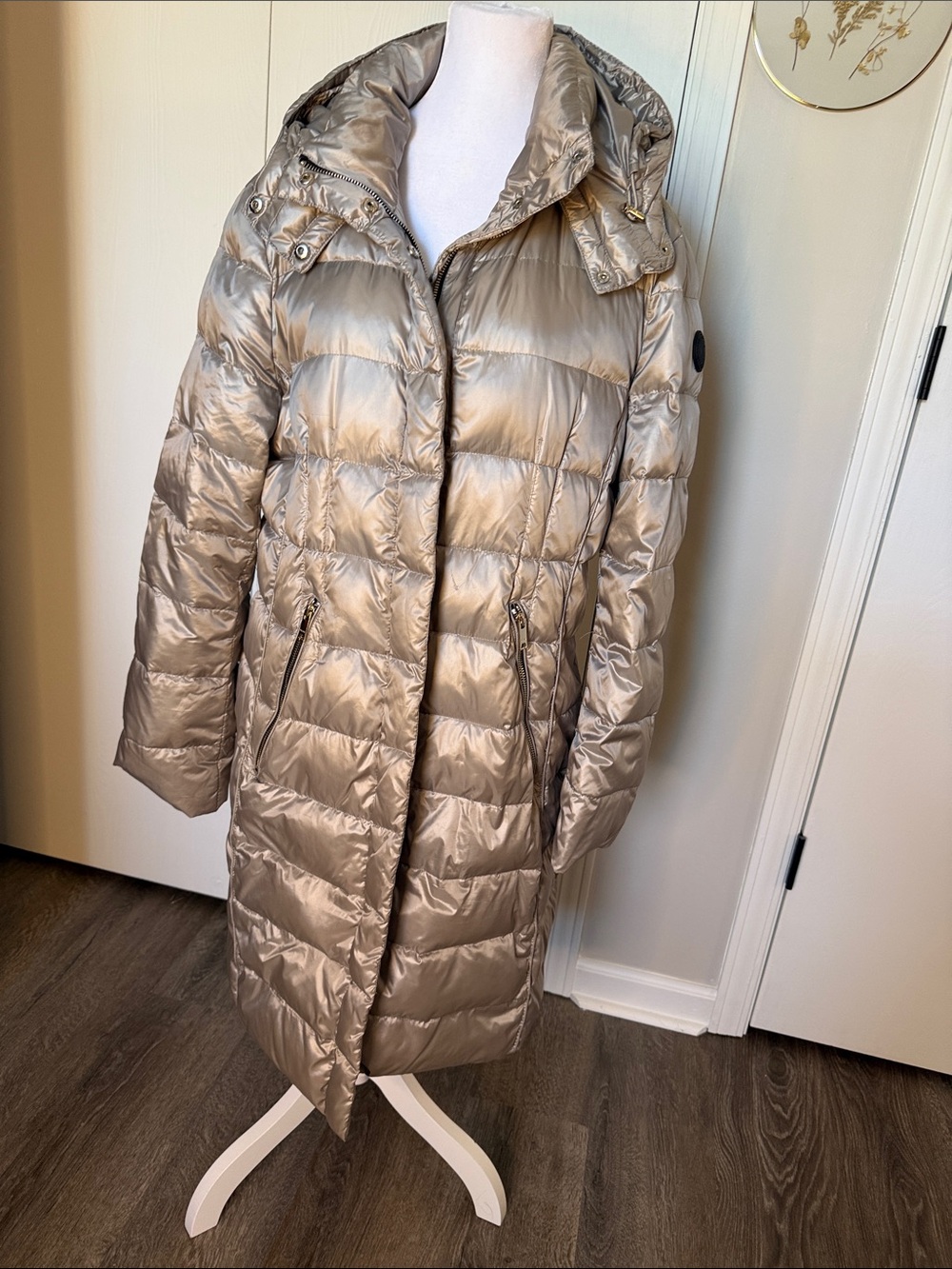 DKNY SZ XL Taupe metallic Long Quilted Hooded Puffer down Coat. Like new